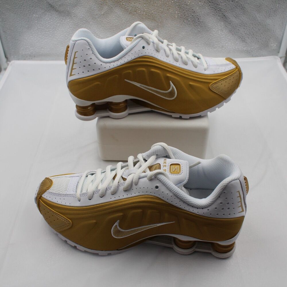 Nike Shox R4 GS White Metallic Gold CW2626-700 Size 5.5Y / Women's 7 NEW NO BOX